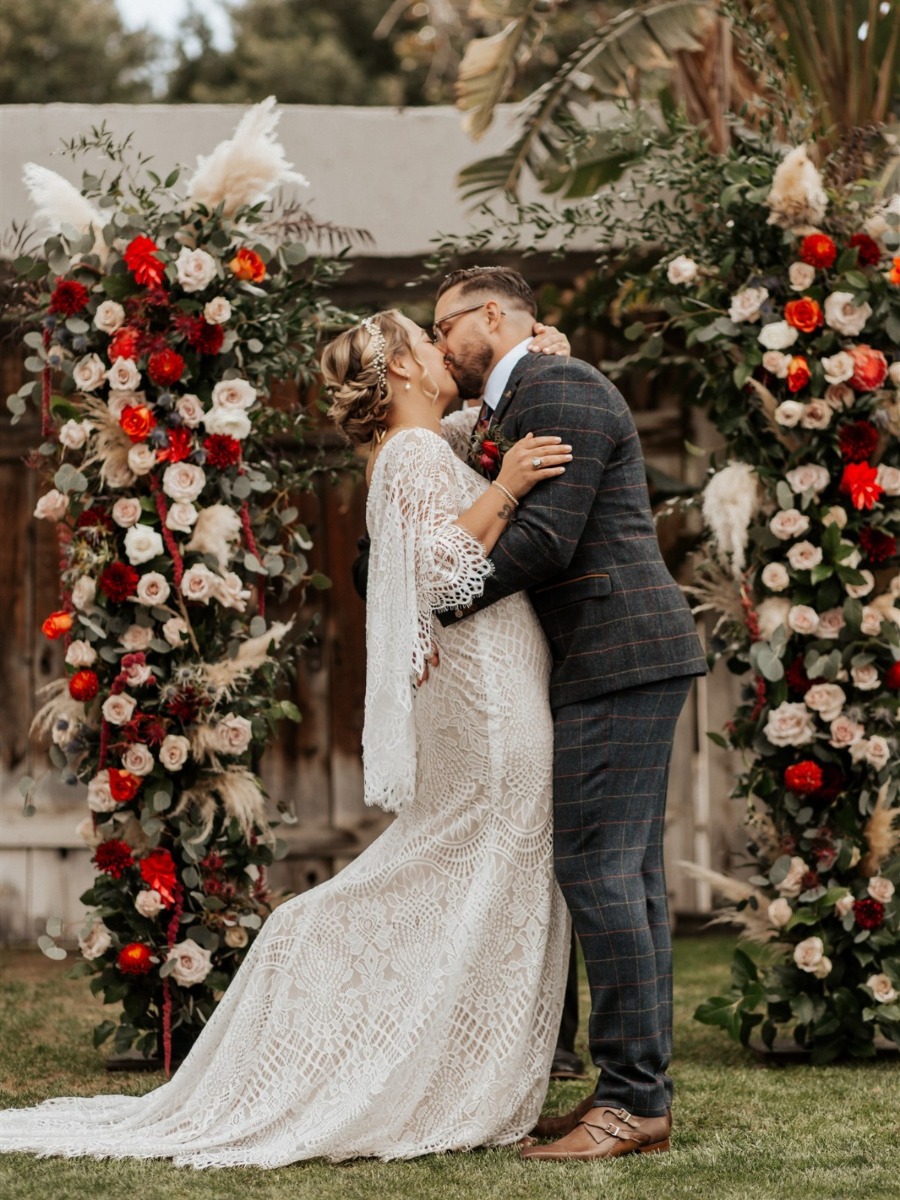 A cozy vibe didn't sacrifice elegance at this desert-inspired wedding