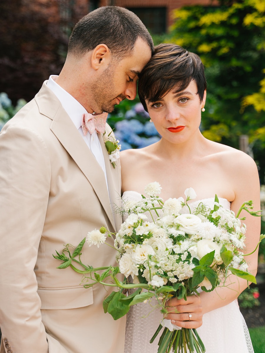 A vintage modern wedding at the International Tennis Hall of Fame