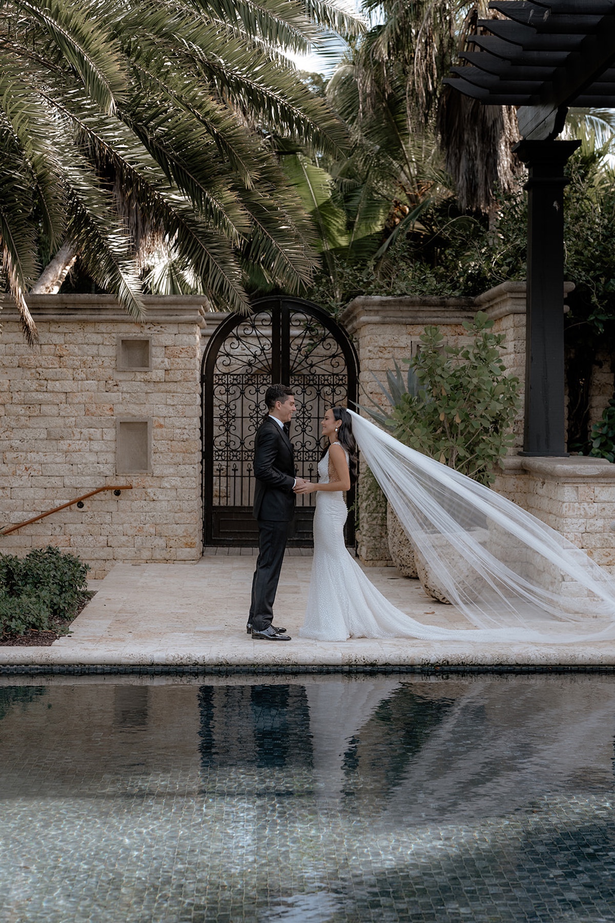 Gatsby Could Never: Contemporary Meets Ethereal for this Glam Ritz Carlton Wedding