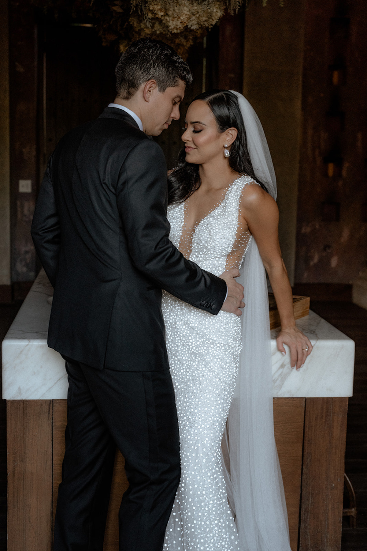 Gatsby Could Never: Contemporary Meets Ethereal for this Glam Ritz Carlton Wedding