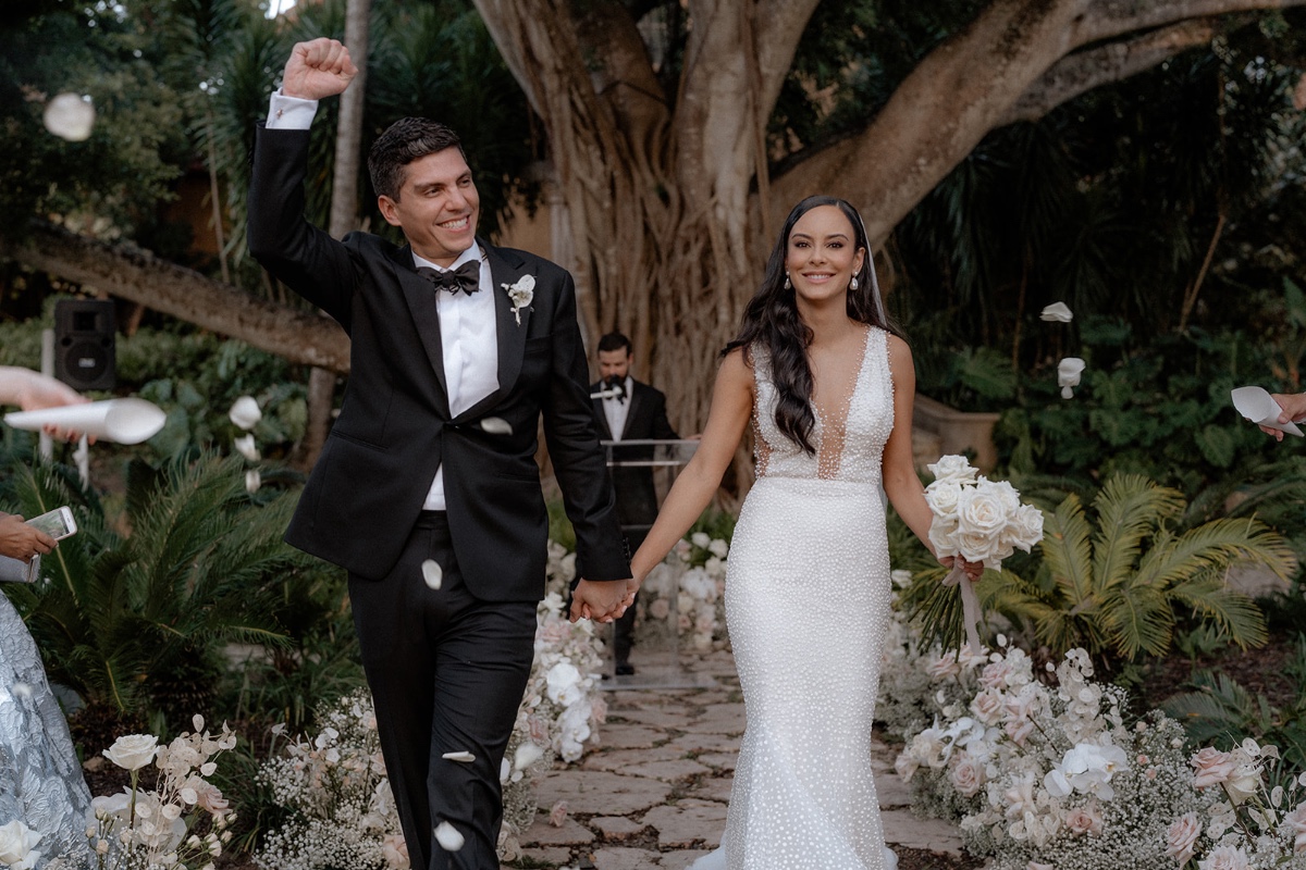 Gatsby Could Never: Contemporary Meets Ethereal for this Glam Ritz Carlton Wedding