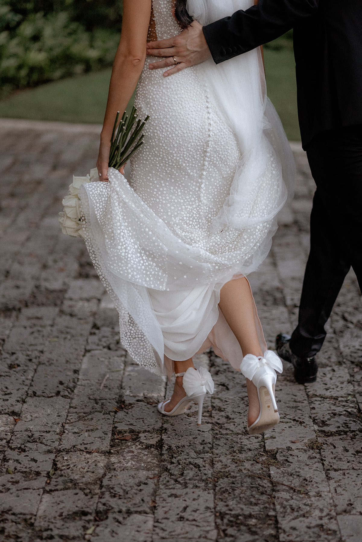Gatsby Could Never: Contemporary Meets Ethereal for this Glam Ritz Carlton Wedding