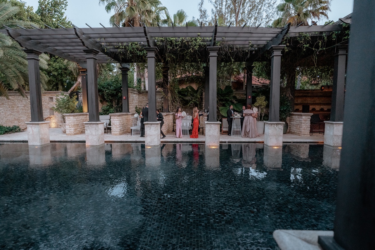 Gatsby Could Never: Contemporary Meets Ethereal for this Glam Ritz Carlton Wedding