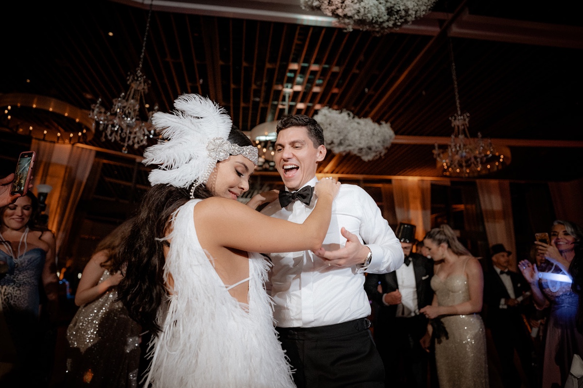 Gatsby Could Never: Contemporary Meets Ethereal for this Glam Ritz Carlton Wedding