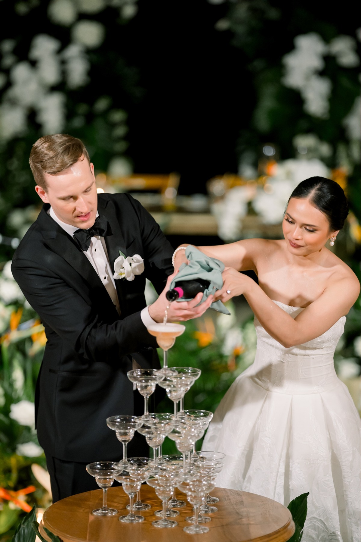 champagne tower ideas for wedding